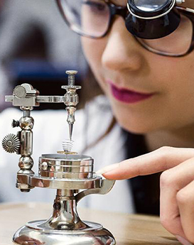 Winnie Janice - Watchmaker of Chongqing Hendley Repair Center