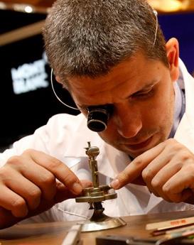 Liu Mei - Watchmaker of Guangzhou Hengdeli Watch Repair Center