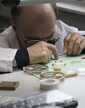 Lin Juan - Watchmaker of Shenzhen Hengdeli Watch Service Center