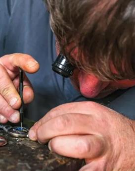 Vikram Singh - Watchmaker at Chongqing Hengdeli Service Center