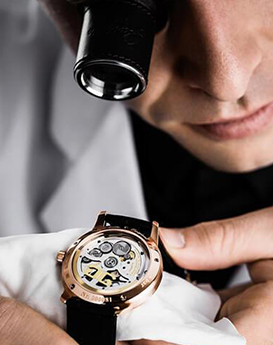 Jacob Jones - Senior Watchmaker of Changsha Hengdeli Service Center