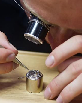 Yang Qiang - Senior Watchmaker of Changsha Hengdeli Service Center